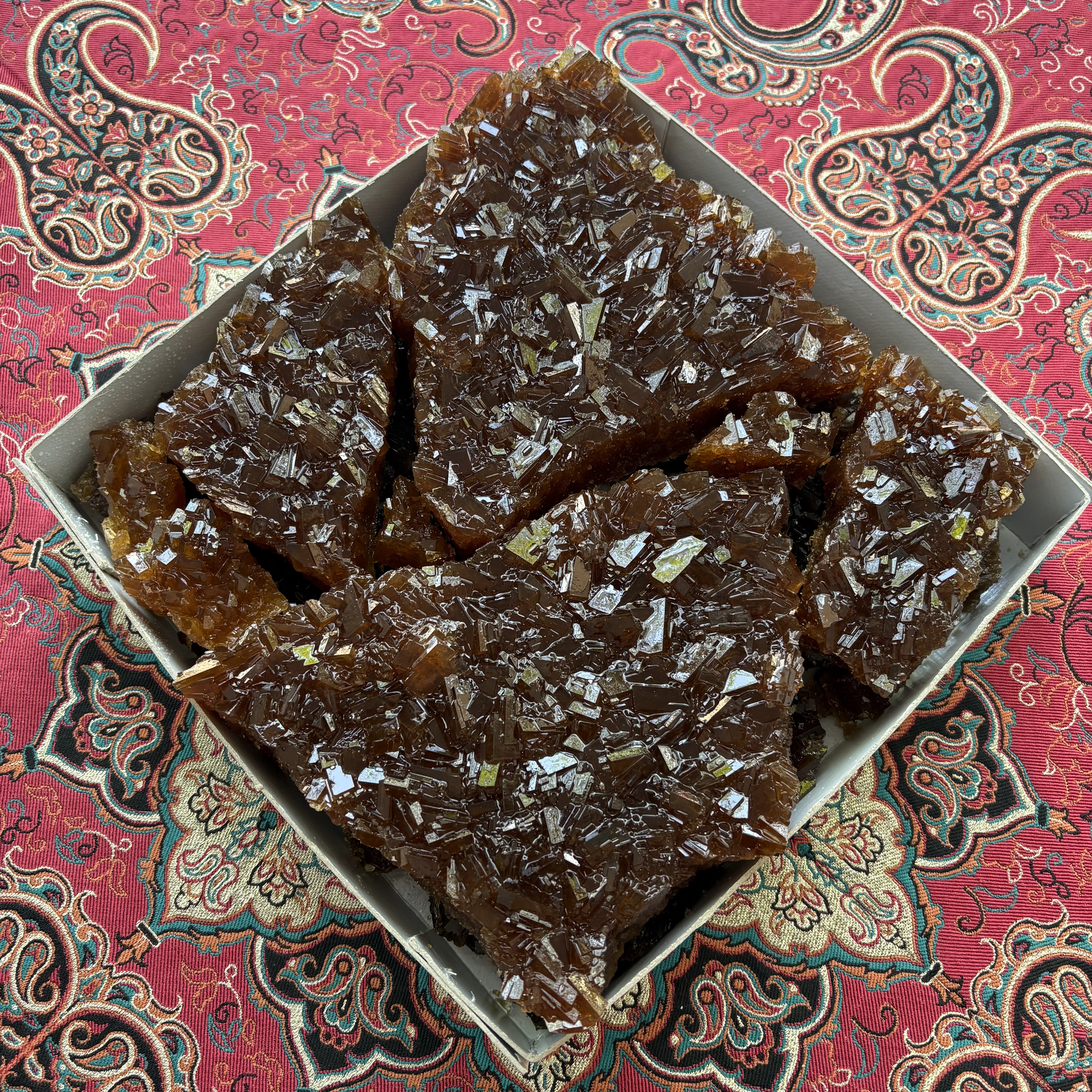 کاسه نبات قهوه ای نیشکر